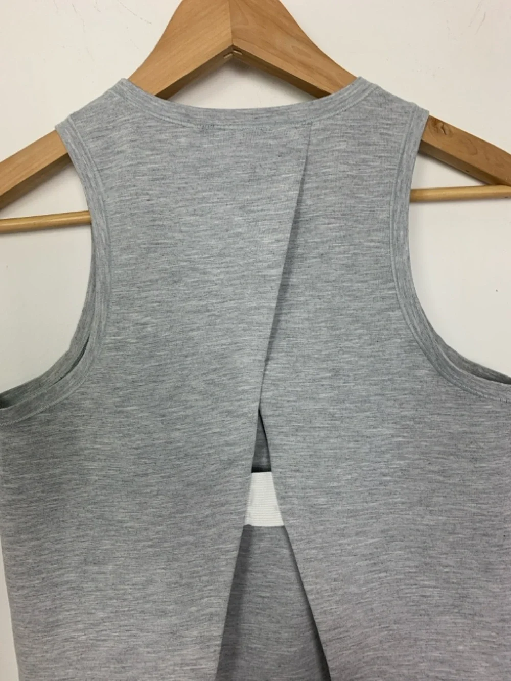 Lululemon Minimal Tank - Picture 8 of 8